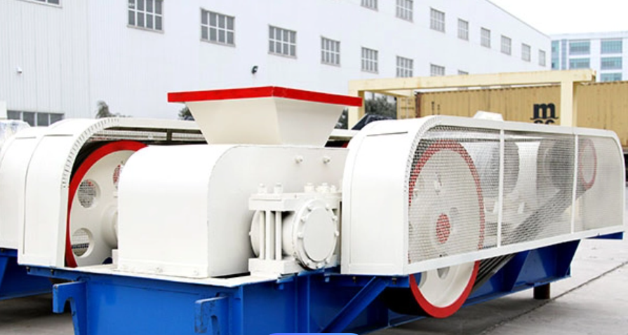 Large hydraulic roller crushers have these core features