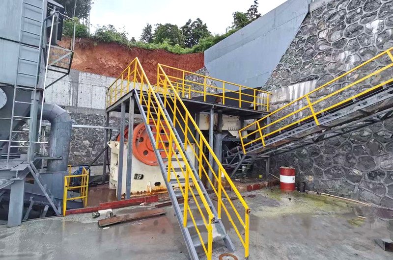 Guangdong Qingyuan 800t/h river pebble sand production site.jpg