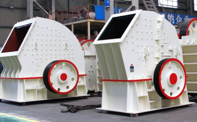 What are the crushing equipment for processing waste cement blocks?