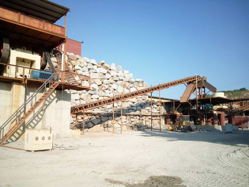 Hubei basalt sand production site.jpg