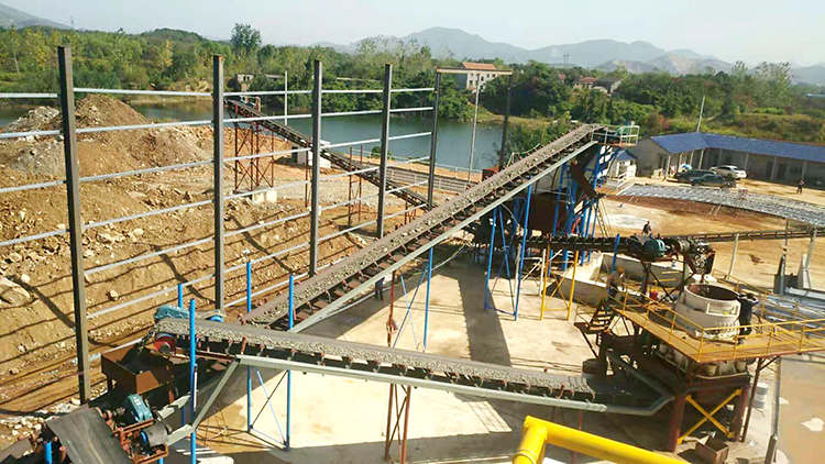 Qinghai Xining 300 tons per hour marble crushing production site.jpg
