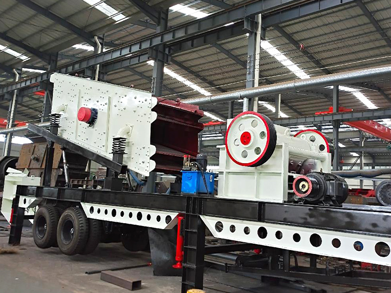 Jaw crushing mobile crushing station